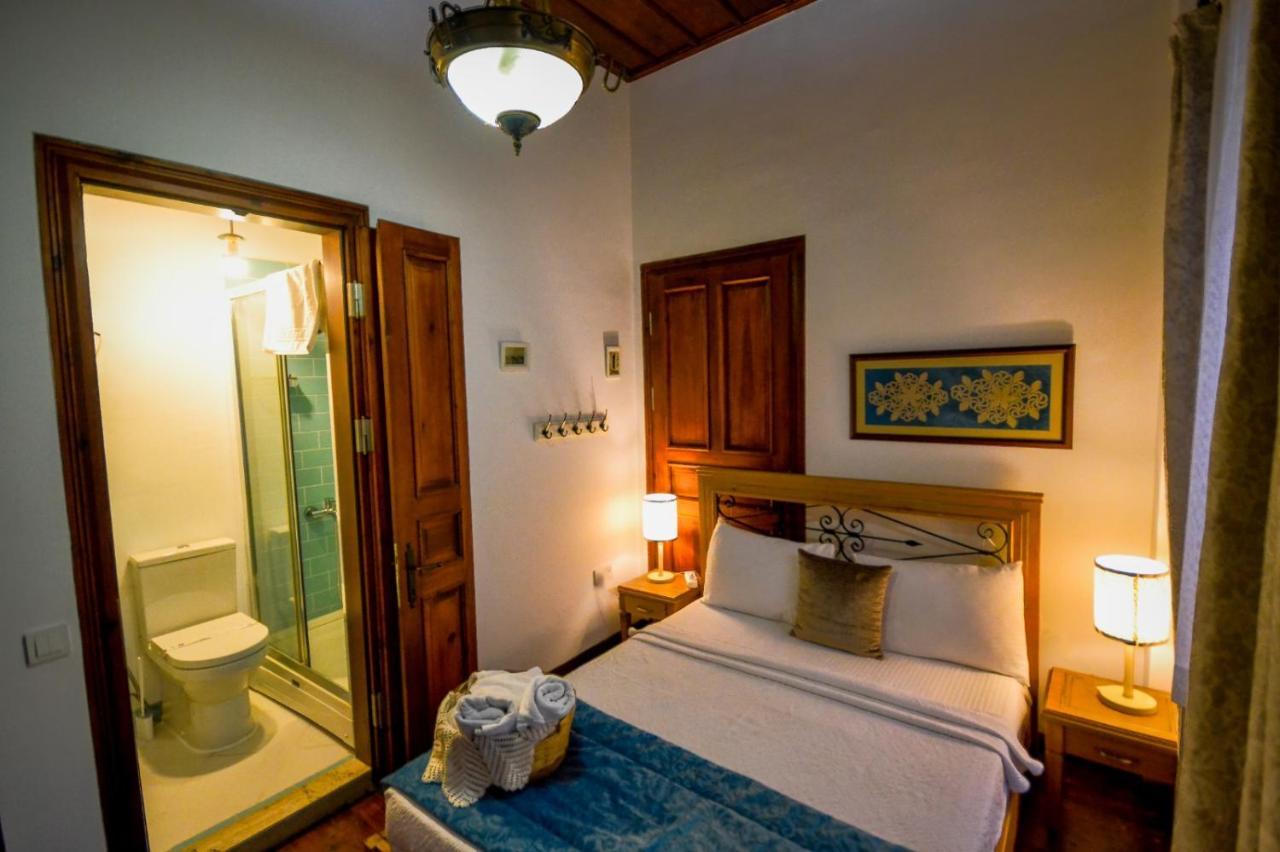 Aliye Hanim Hotel Ayvalik Exterior photo