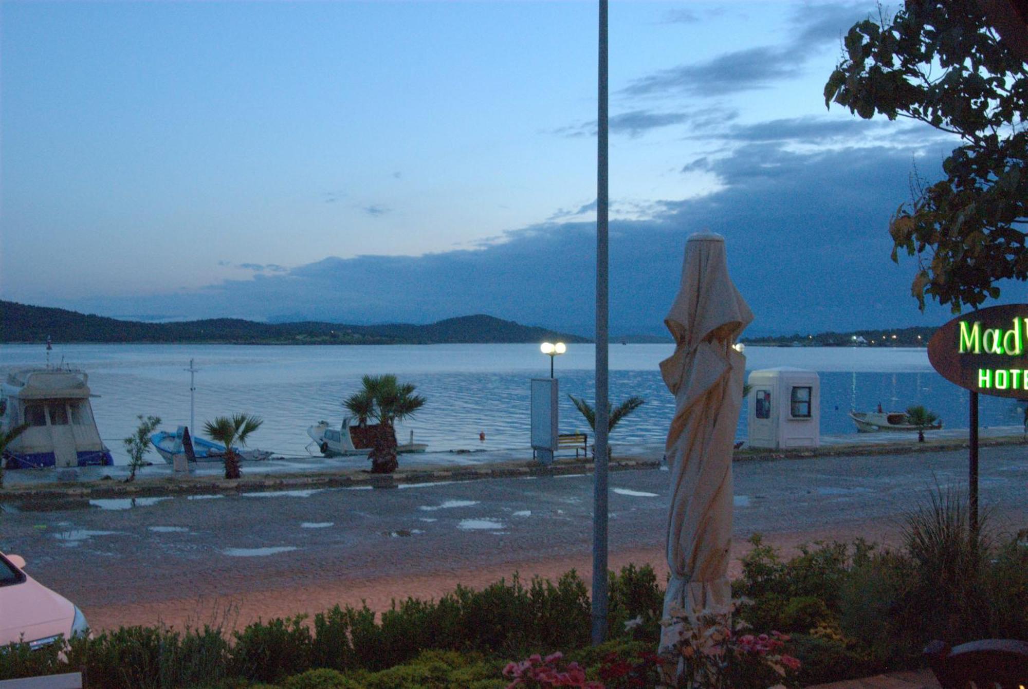 Aliye Hanim Hotel Ayvalik Exterior photo
