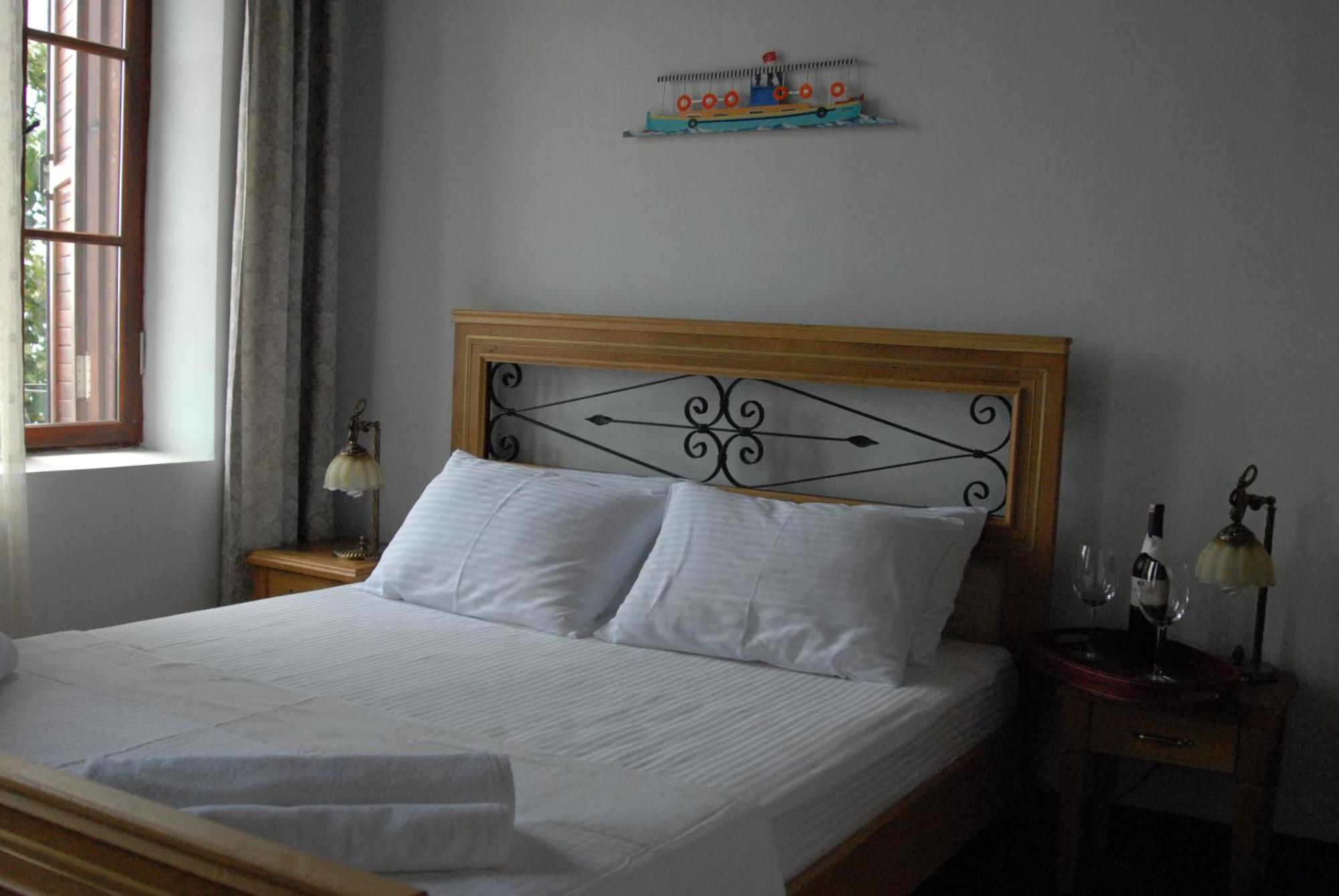 Aliye Hanim Hotel Ayvalik Exterior photo